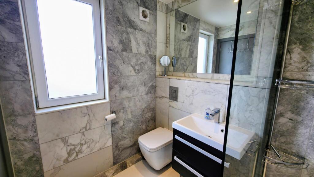 Ensuite Shower Room
