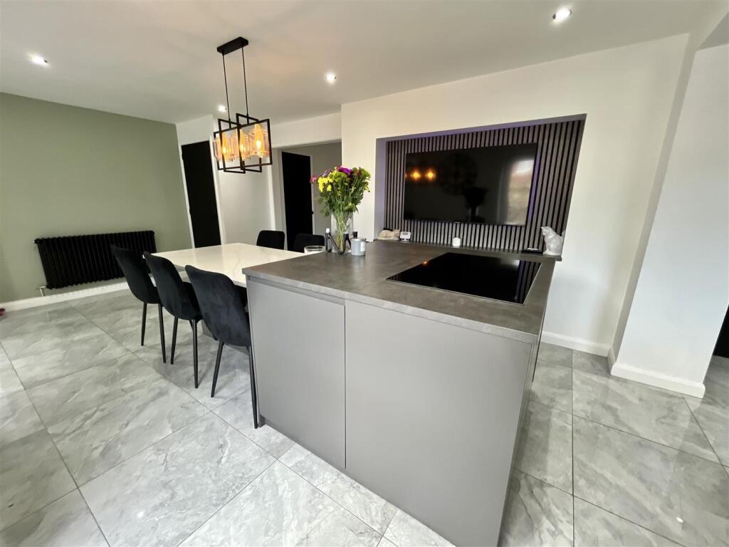 Open Plan Kitchen/ Diner