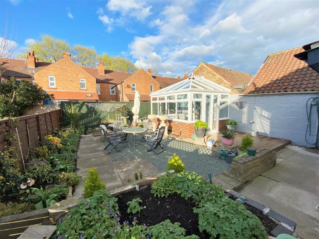 Delightful Rear Garden 446