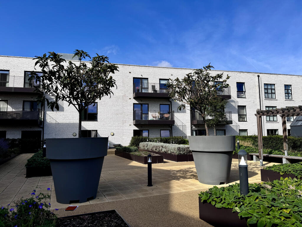 20250919_095605476_iOS