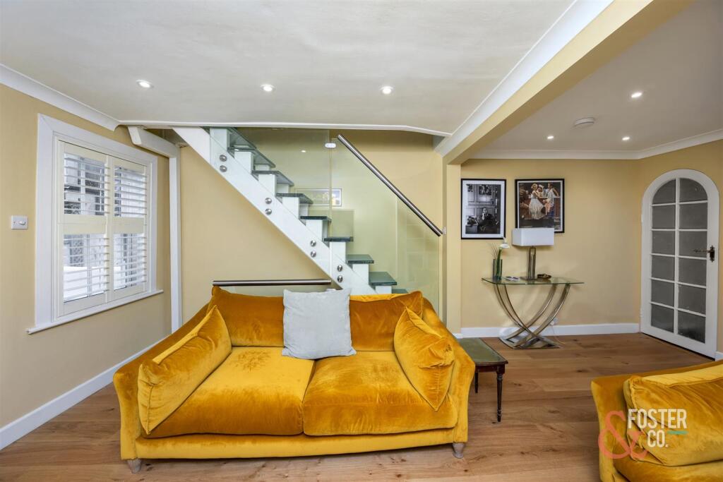 Farman Street, 6-006.jpg