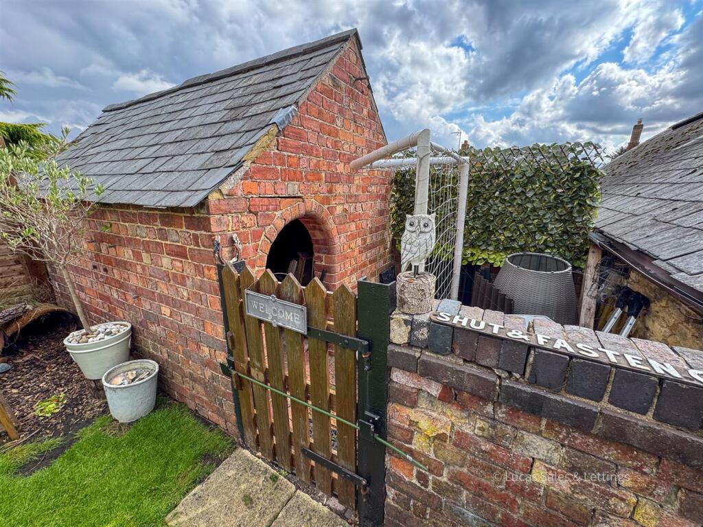 25 Queen Eleanor Rd Geddington-3.jpg