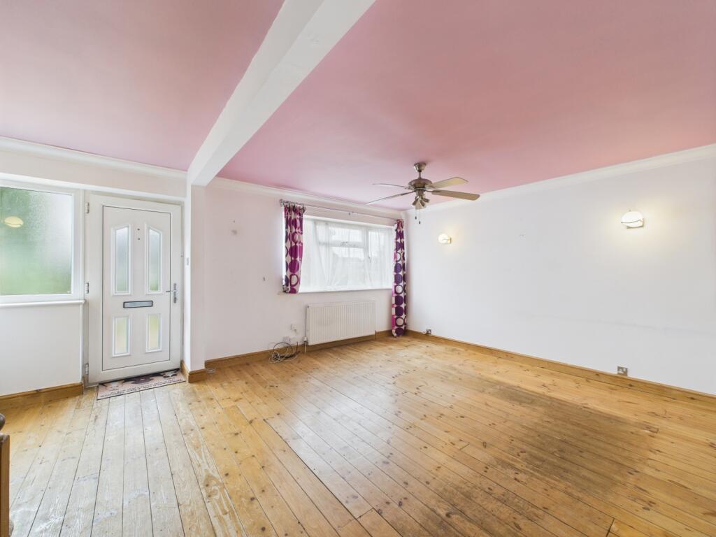 CAM02023G0-PR0145-STILL021