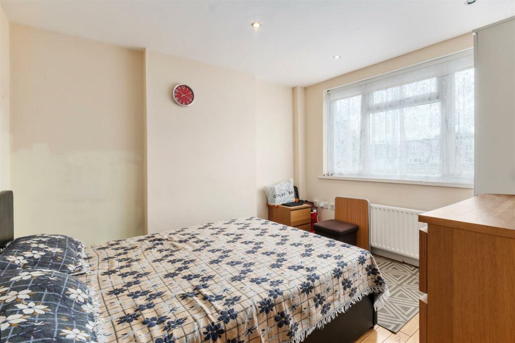 Shaldon Drive Ph14 (5).jpg