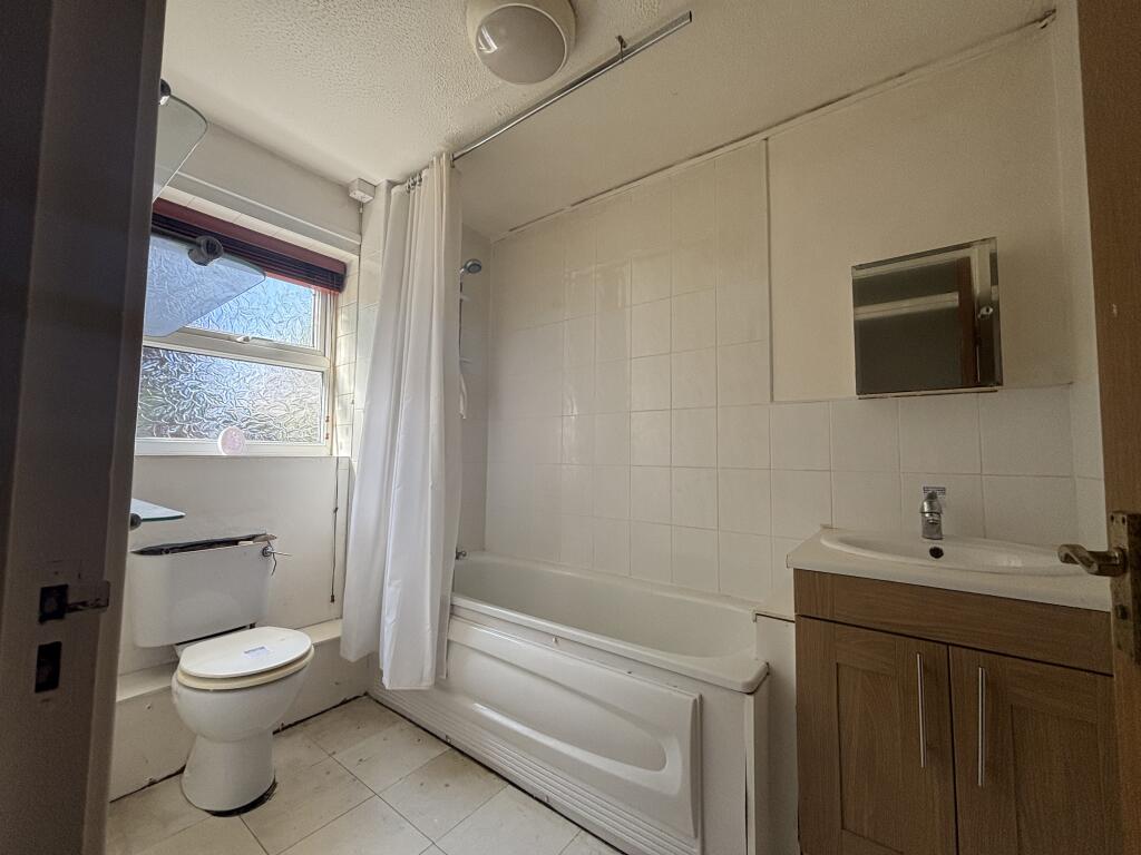 Bathroom T202505151139.jpeg