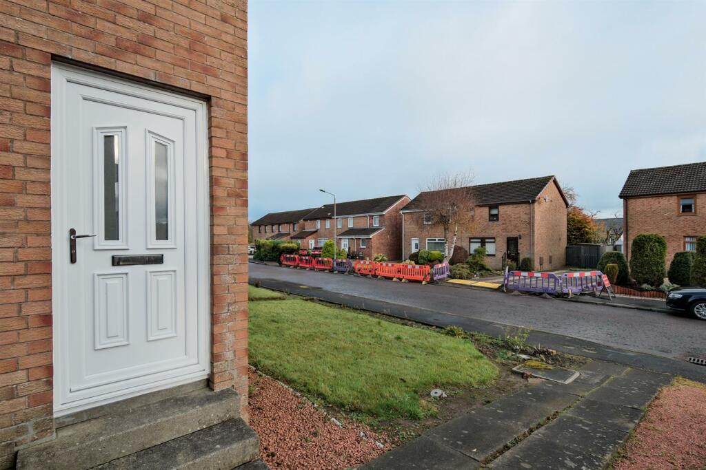003-16 Hemmingen Court Carluke, ML8 5LX.jpg