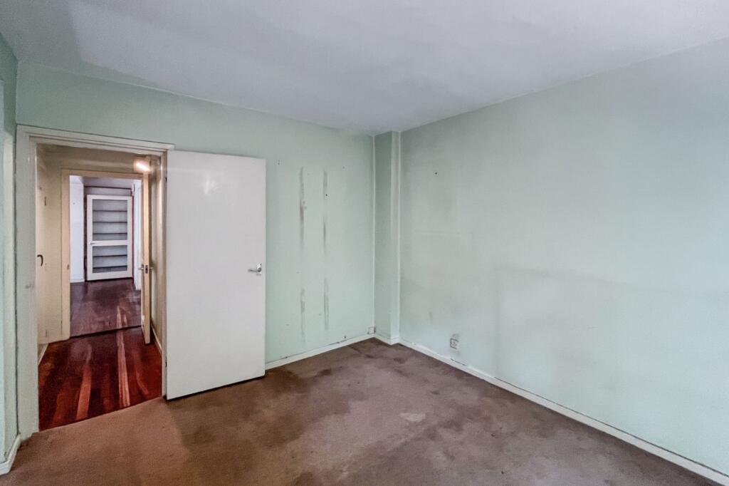 7 Marlowe Court, Lymer Avenue, Dulwich, London SE19 1LP