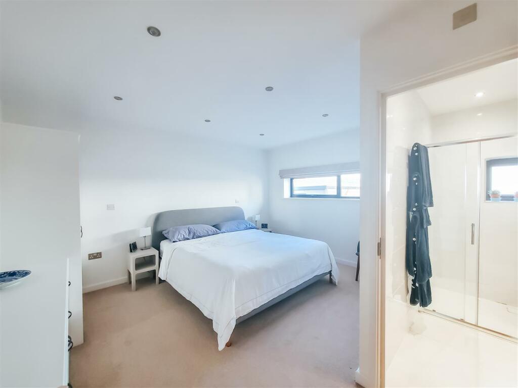 Bed 3 new.jpg