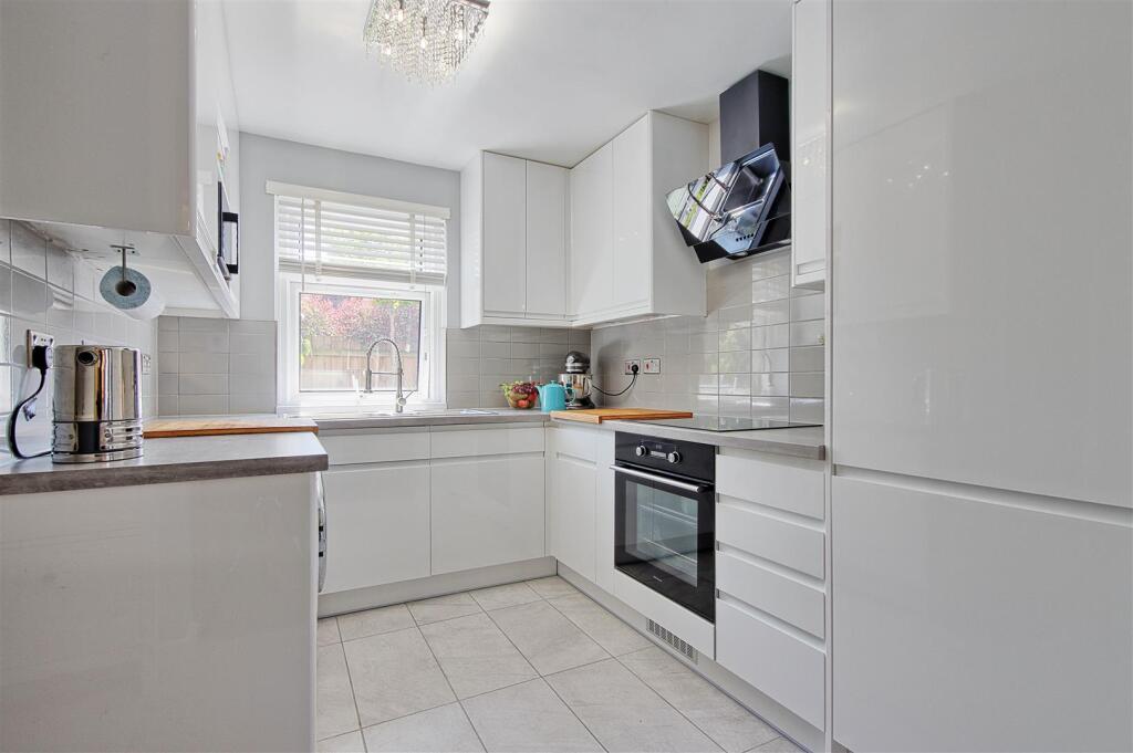 Kitchen 3.jpg