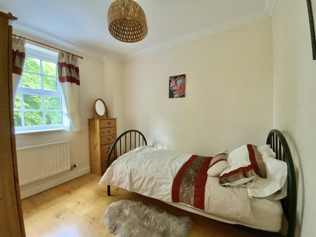 Bedroom 3 (2nd Floor)