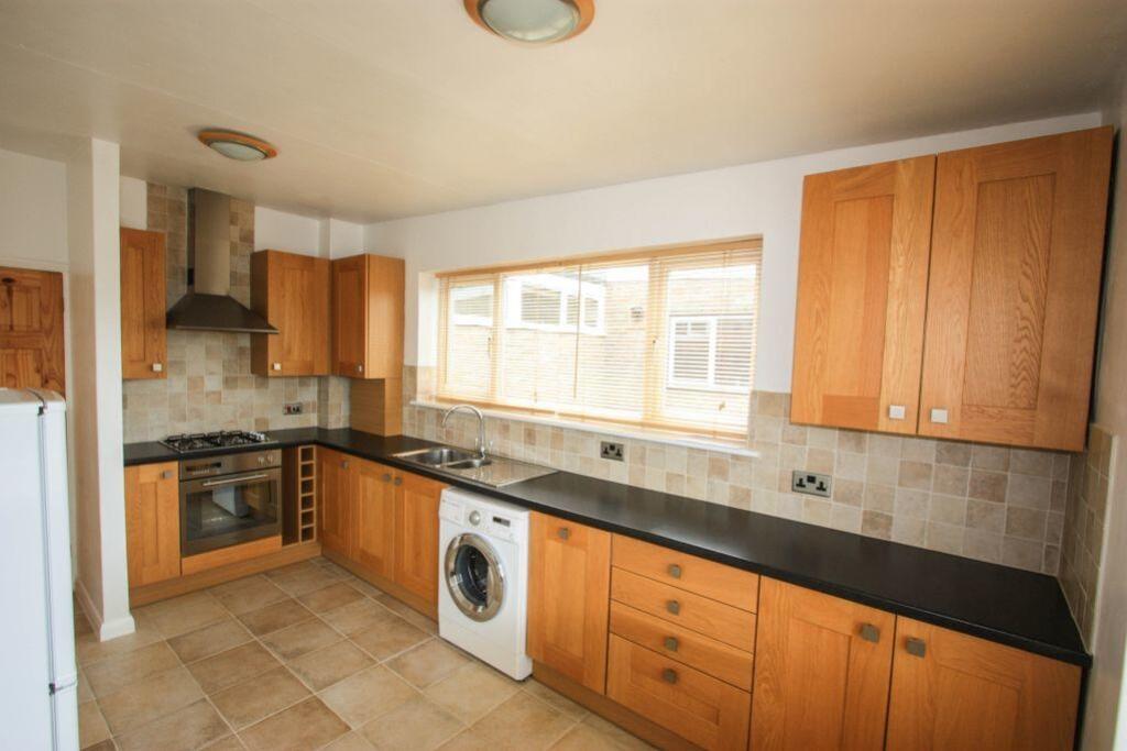 Ewemove Basingstoke Hailstone Road Kitchen