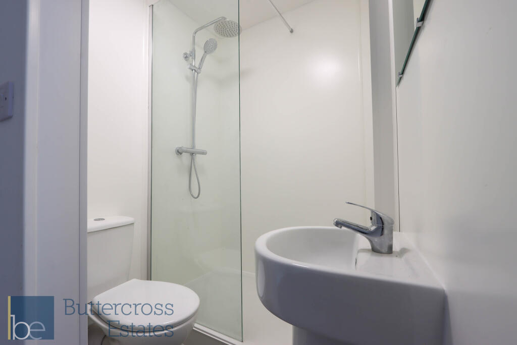 Bedroom 7 Ensuite
