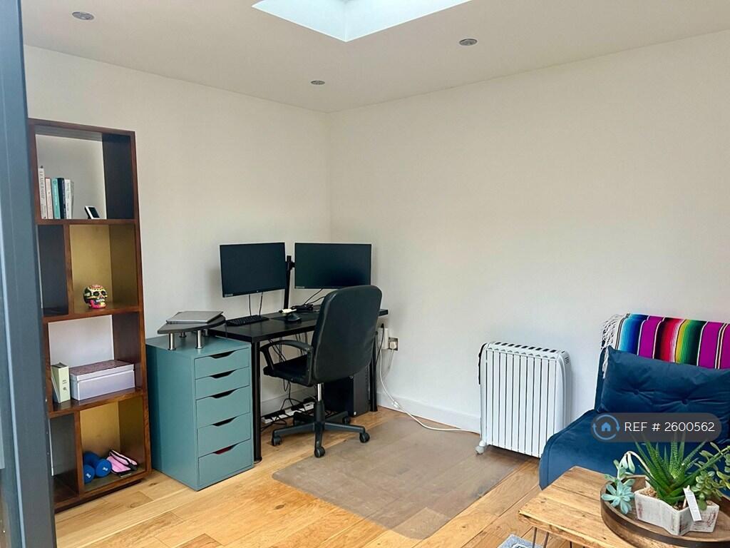 Summer House / Garden Office