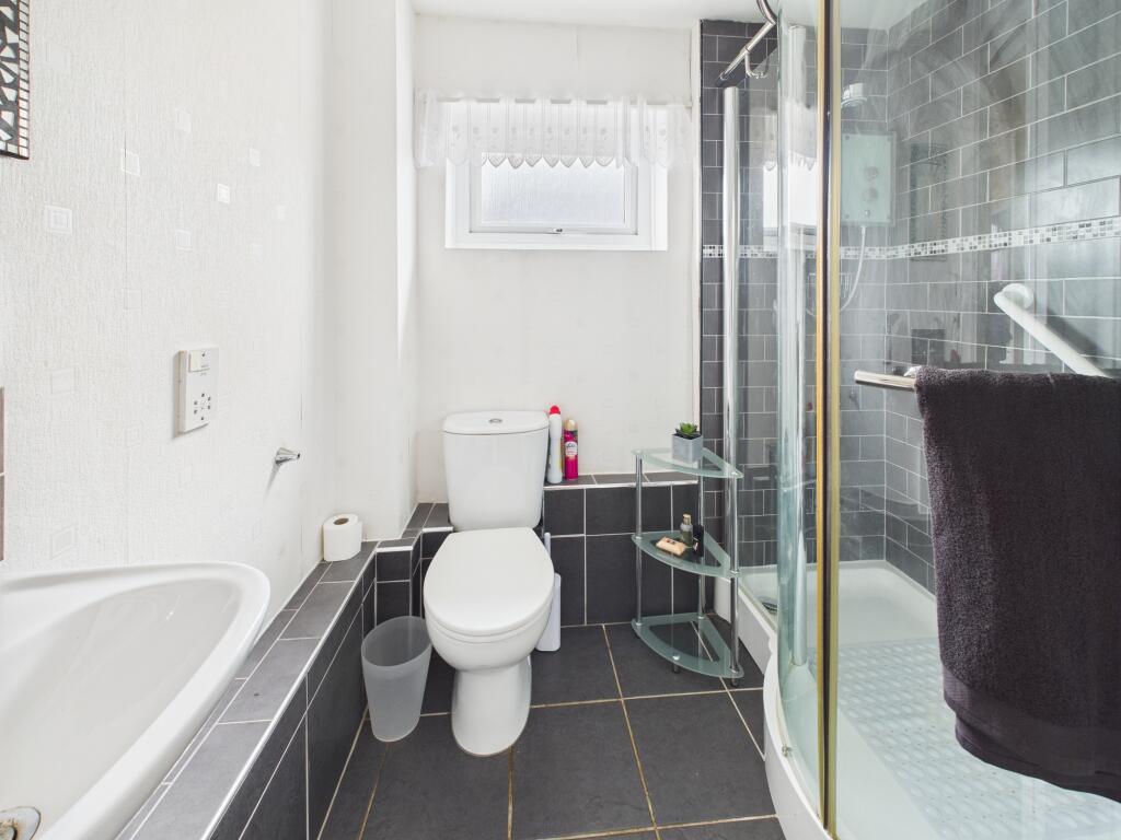 CAM03674G0-PR0536-STILL005