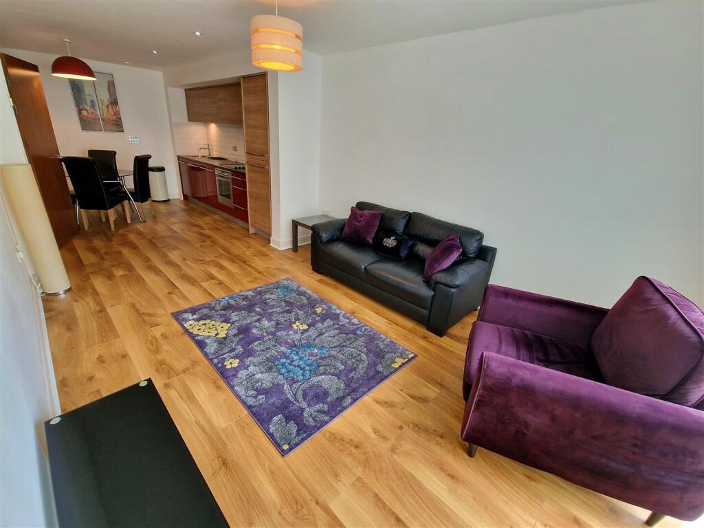 Lounge/Kitchen
