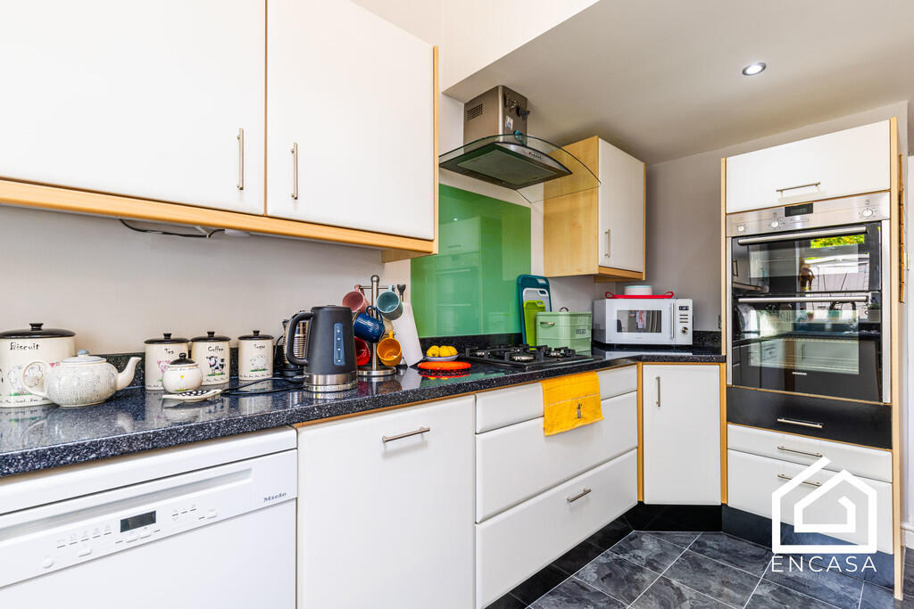 Summerfield Road-...