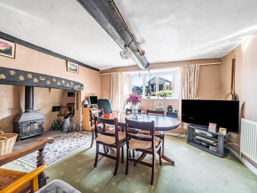 6 Farmhouse dining.jpg