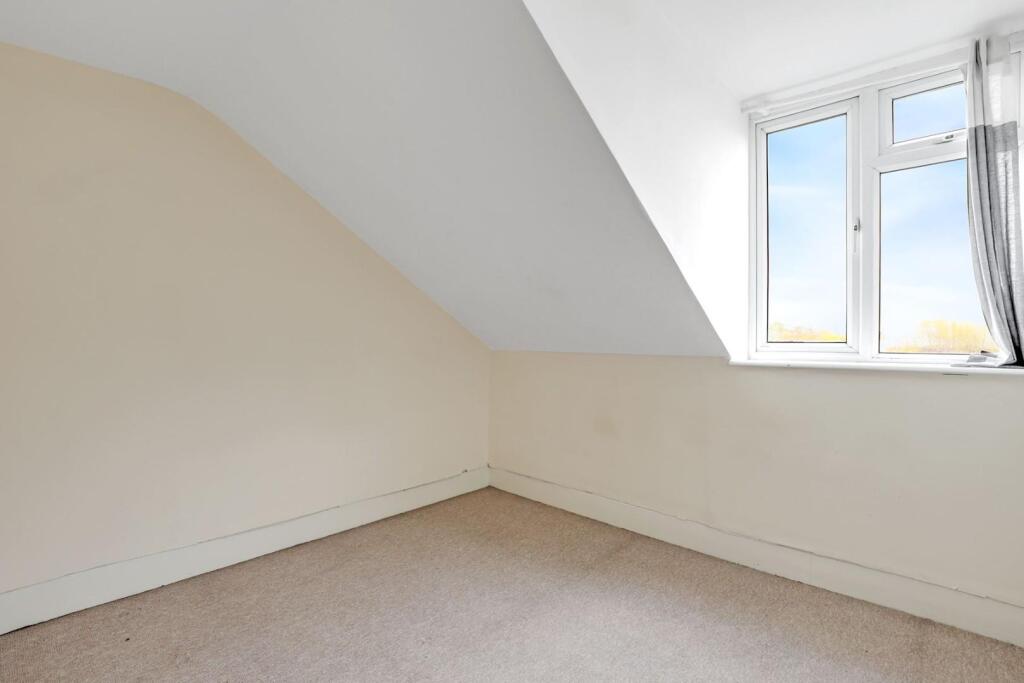 10-d24fJHPropWorld - 41 Sydenham Road -40-medium.j