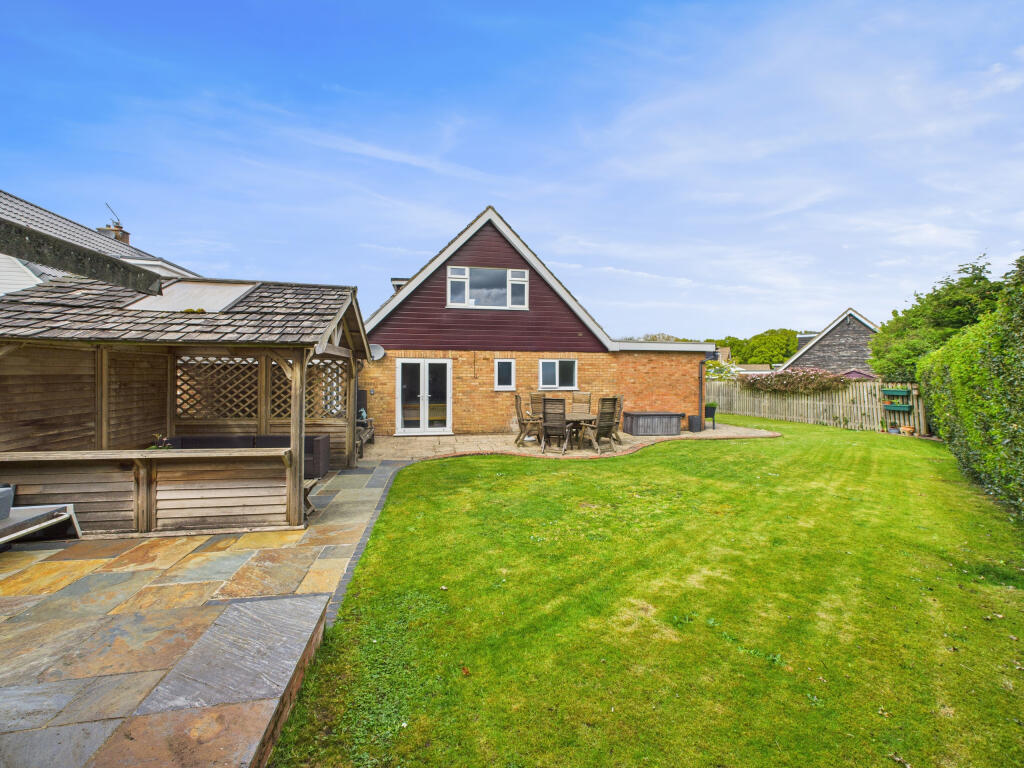 CAM02909G0-PR0386-STILL025