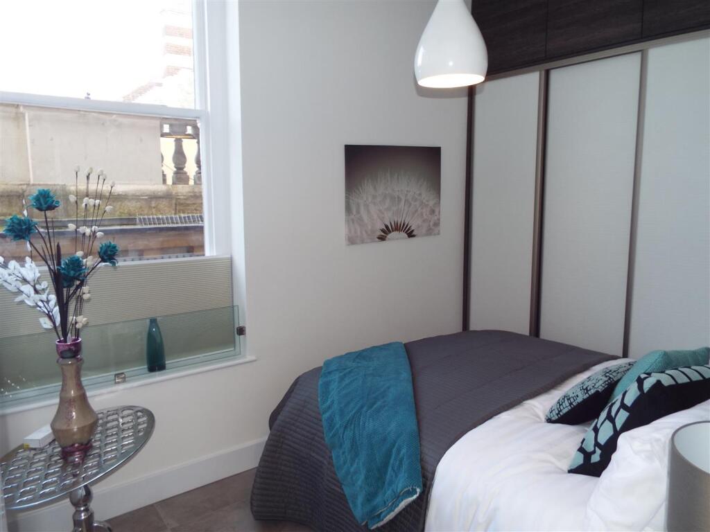 Elliot House, Pudding Lane - Flat 1 - Bedroom.JPG