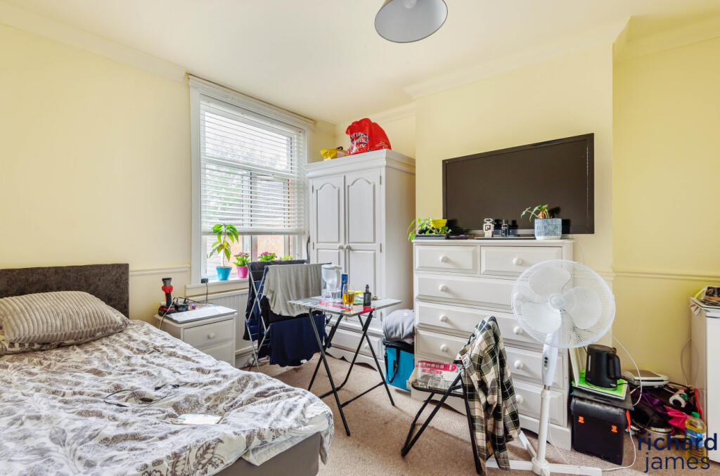 b6d5f4ef-b43f-4d5...