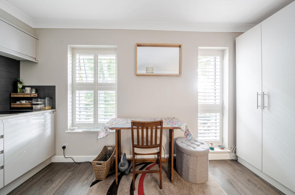 1313720-12-6853d7...