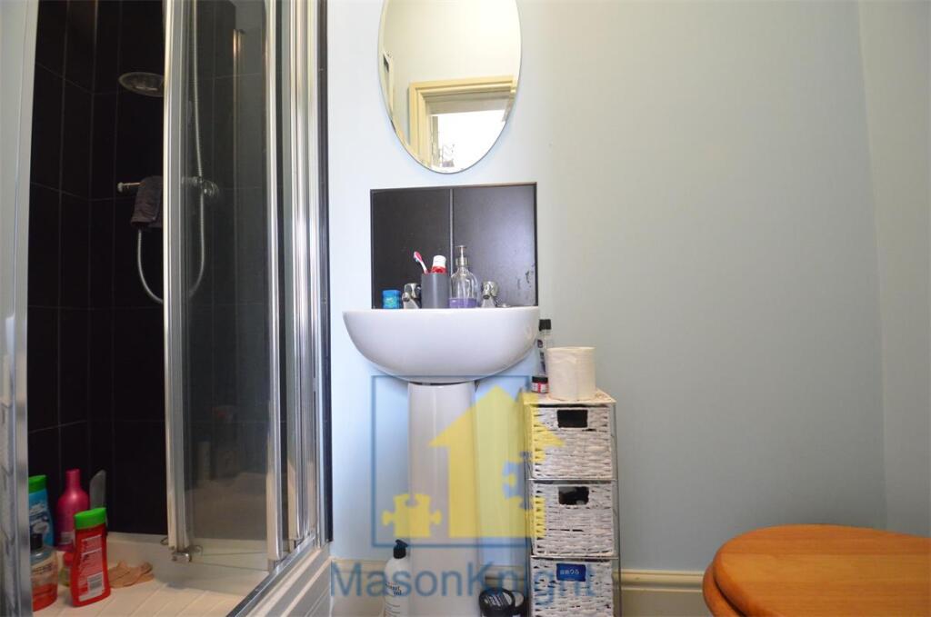 1st Floor Front L-Hand En-Suite - Copy - Copy.jpg