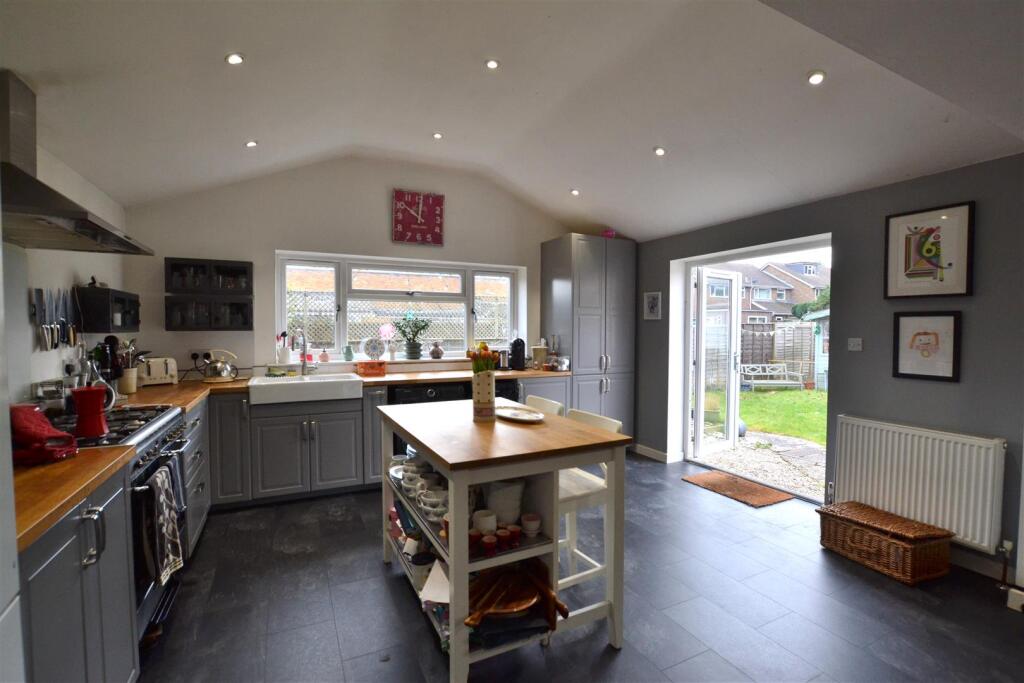 Kitchen, Breakfast .JPG