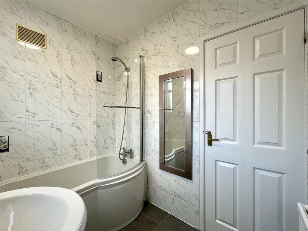 Bathroom Aspect 2