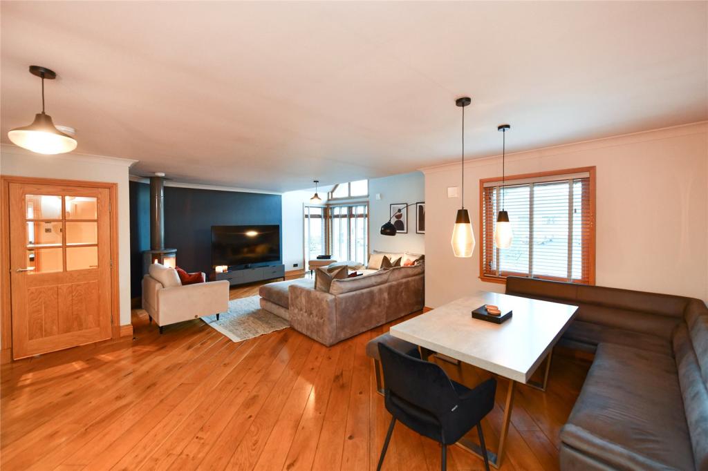 Dining/Sitting Room