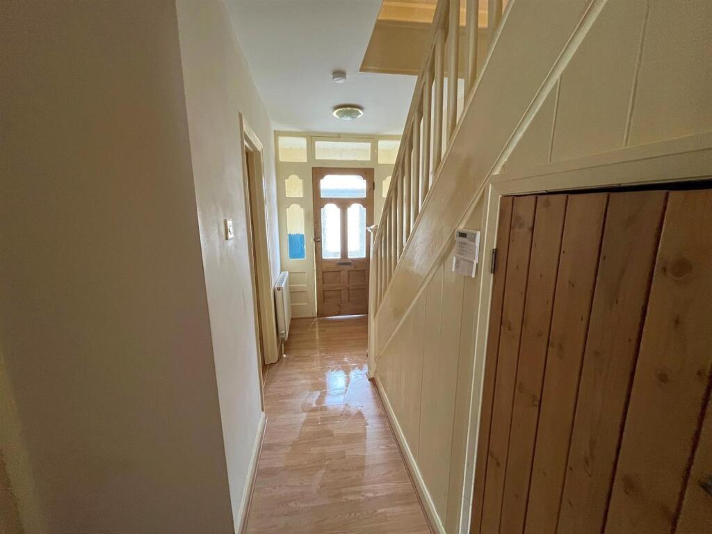 Hallway (3).jpg