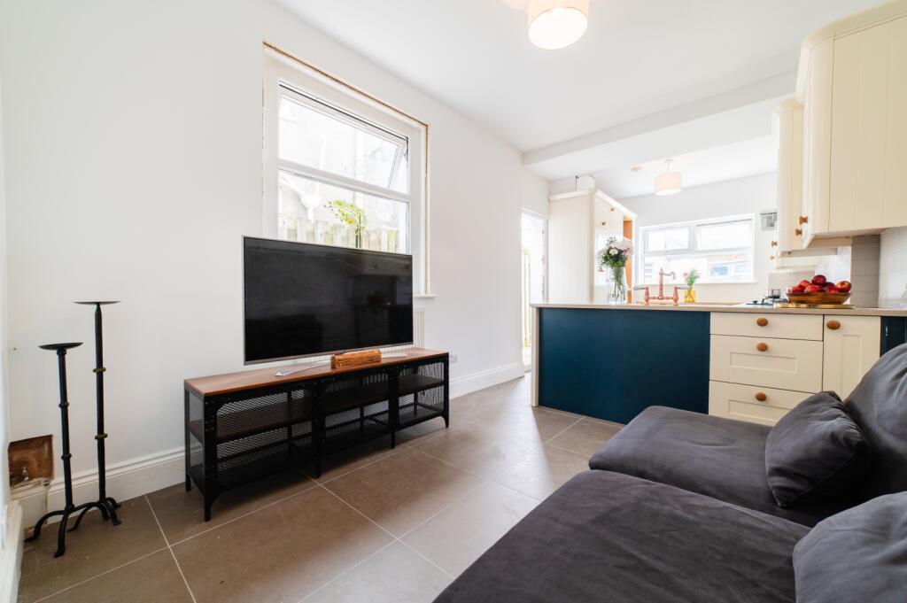 Call 02920 454555 to secure your viewing_7