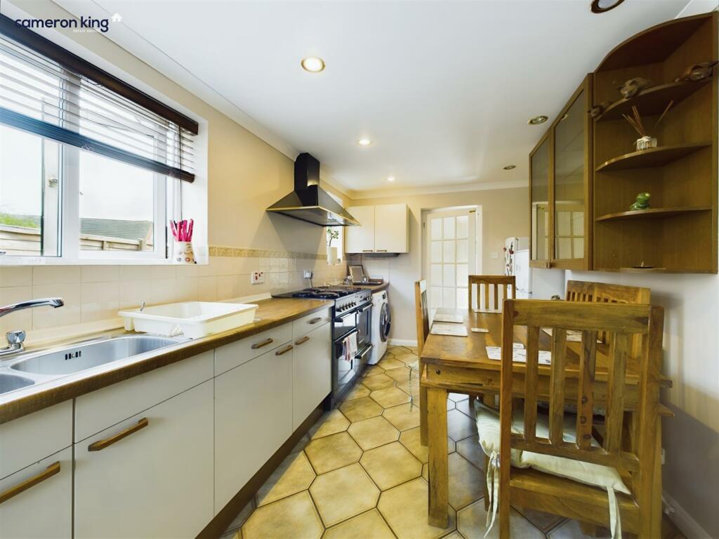 kitchen 20use.jpg