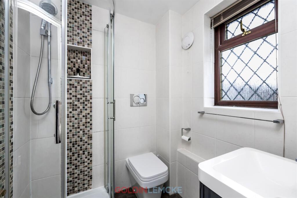 En Suite Shower Room