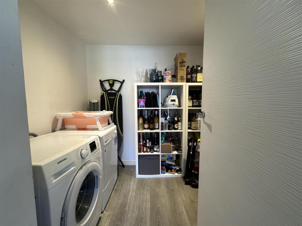 UTILITY ROOM/STORAGE ROOM