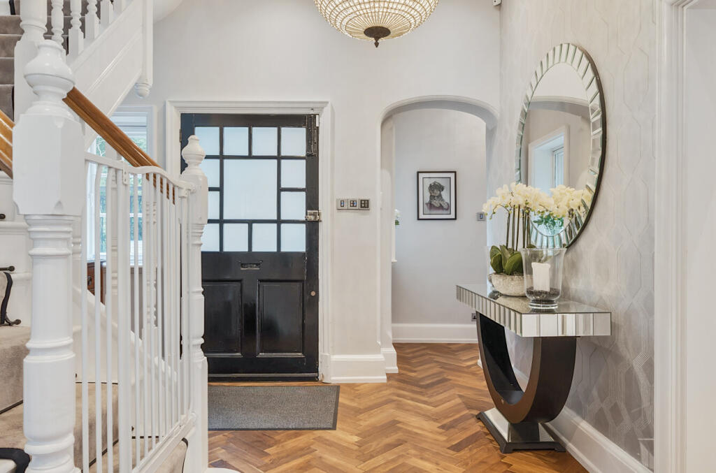 1302767-3-683f301...