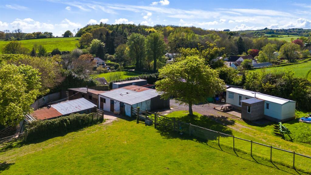 page 4 top right small.jpg