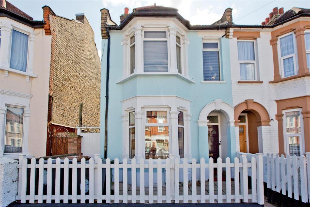Knotts Green Road, Leyton