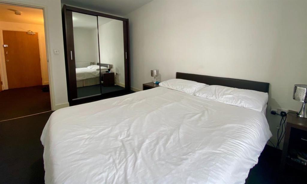 One bed to rent in East India.jpg