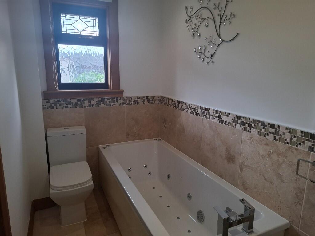 bedroom 2 en-suite