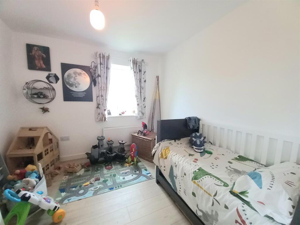 1 Cross Park Bed 3.jpg