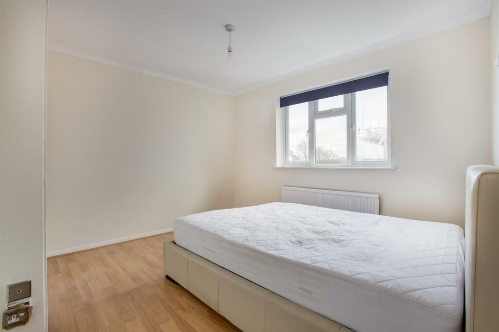 93 Gayhurst Road, HP13 7XJ (LOW RES)-3.jpg