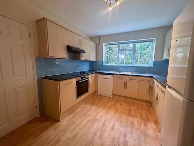 13 The Fairway kitchen.jpg