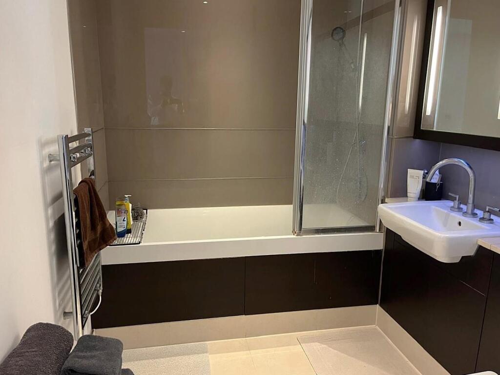 Bathroom, Spinnaker House, Eden Harper