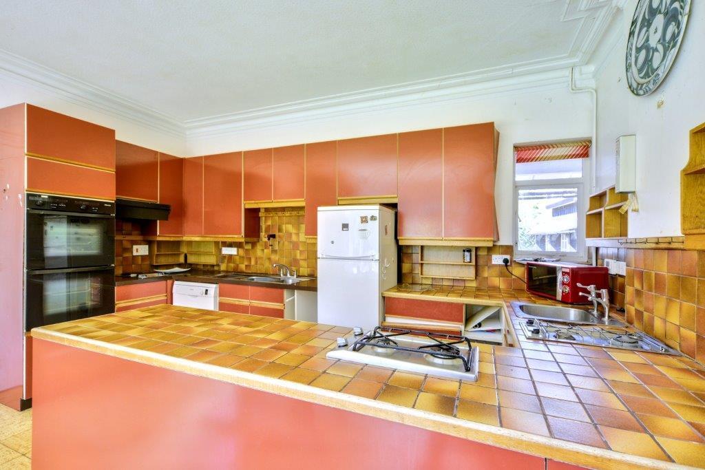 Kitchen_2.jpg