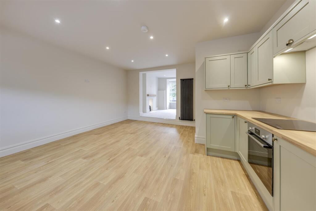 Kitchen / Dining Alt 2