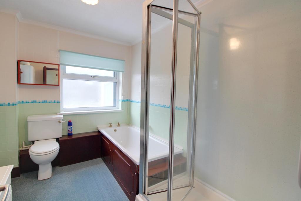Llantrisant39Bathroo