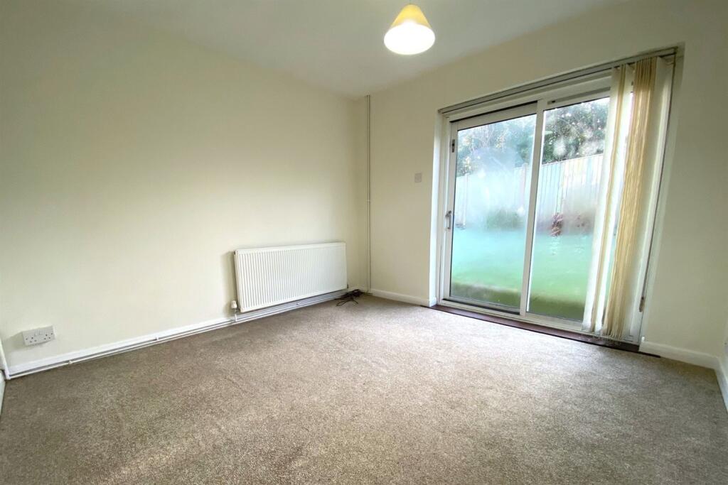 Bedroom 4 / Receptio