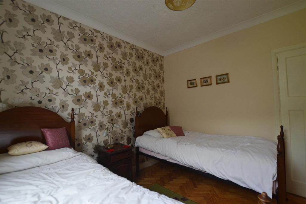 bed 3..JPG