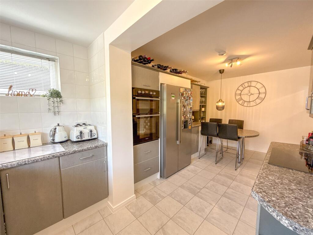 Breakfasting Kitchen